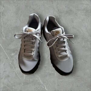 Nike Gray Sneakers Suede Minimalist Design